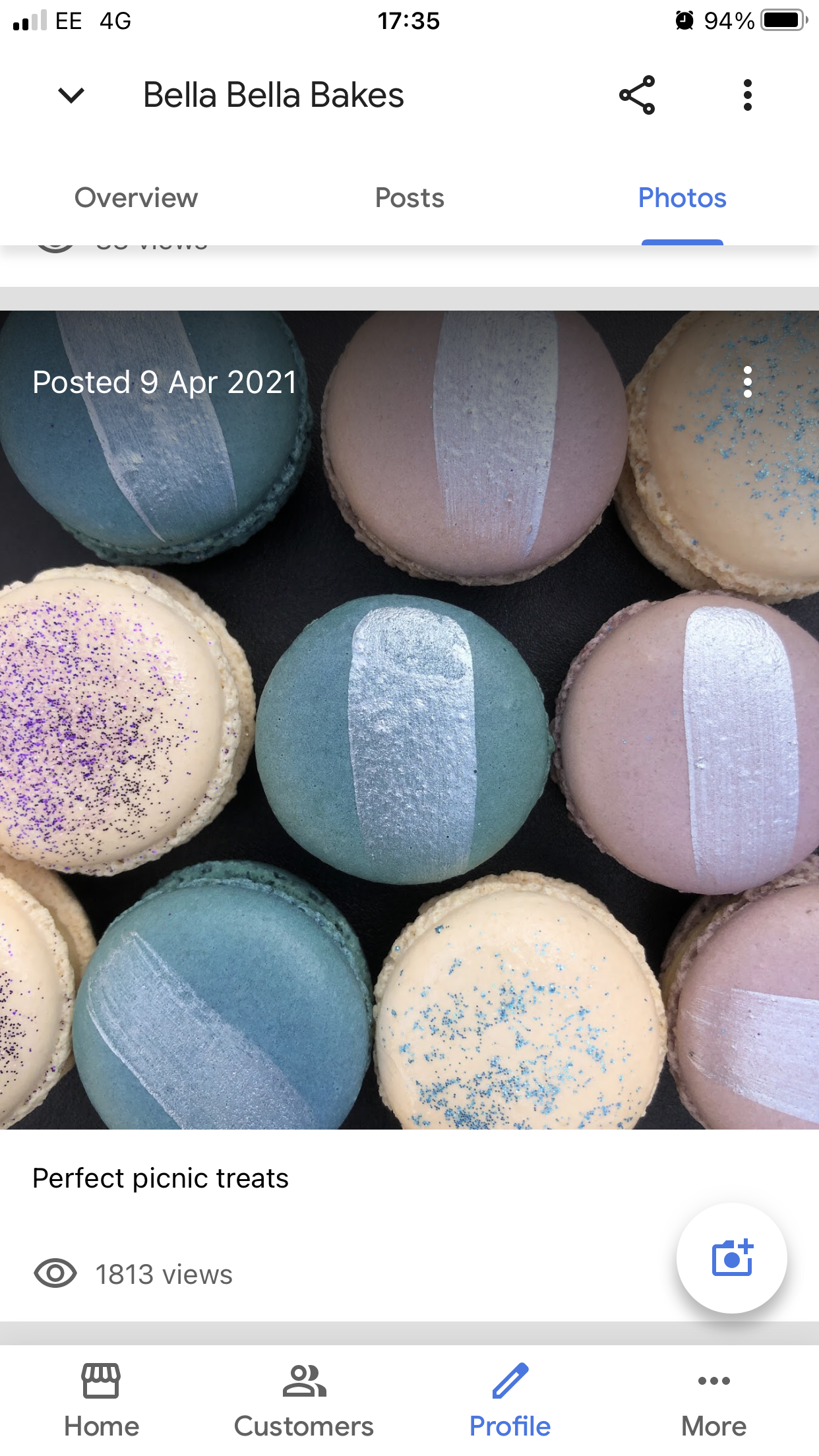 Box of 6 mixed macarons from our collections